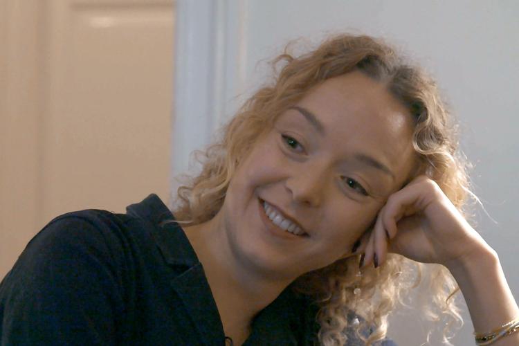 Annika Wetterling opererer virtuost på alle medieplatforme uden at blive alt for meta og uden undskyldninger a la ’I denne coronatid, hvor vi ikke kan mødes'. Foto: Hannelore Dörner