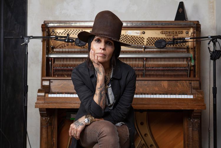 Linda Perry fik alle til at skråle med på hittet 'What's Up' i 1990'erne. Nu bryder hun 15 års tavshed med en ny sang.  Foto: Rebecca Cabage/Ritzau Scanpix