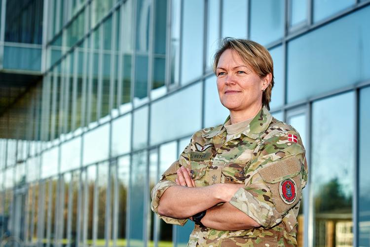 Charlotte Ployart Wetche har bl.a. været militærrådgiver for Nato’s daværende generalsekretær Anders Fogh Rasmussen. Her er hun fotograferet på  Flyvestation Karup. Privatfoto 