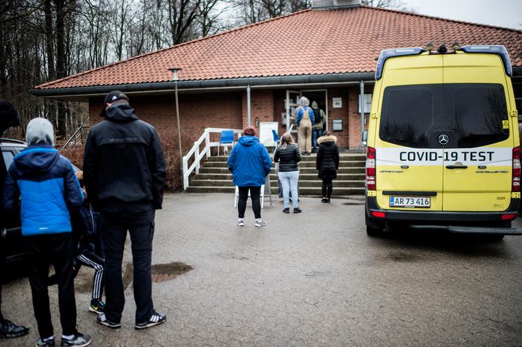 Nye udbrud med en mutation af covid-19 har ramt den nordøstlige del af Svendborg. Kommunen opfordrer derfor folk i og omkring området til at blive testet i de kommende dage.  Foto: Tim Kildeborg Jensen/Ritzau Scanpix