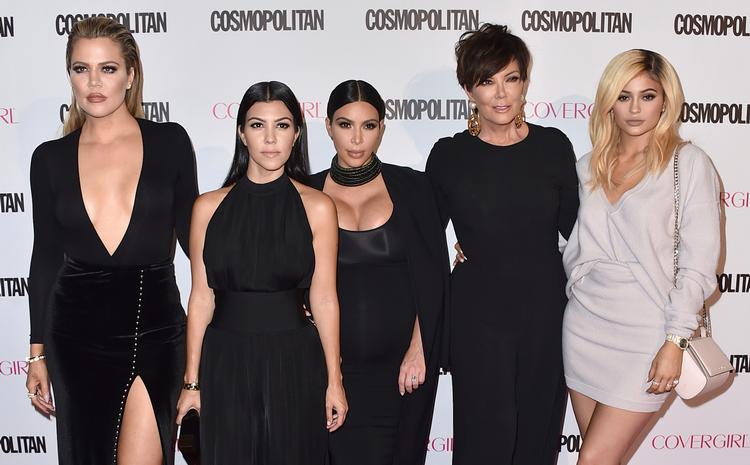 'Keeping up with the Kardashians' går ind i sin 20. og sidste sæson. Familien har med kamerahold i hælene og glitrende selfies været mere end bare trendsettere, de har været kulturskabere. Arkivfoto Jordan Strauss/Ritzau Scanpix