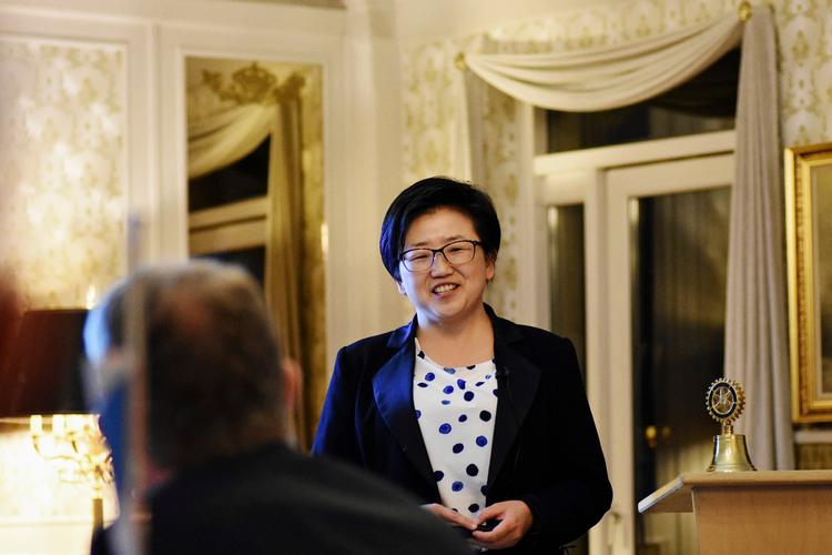 Den 42-årige Weizhi Dong har boet omtrent halvdelen af sit liv i Kina og halvdelen i Danmark. Foto: Privatfoto