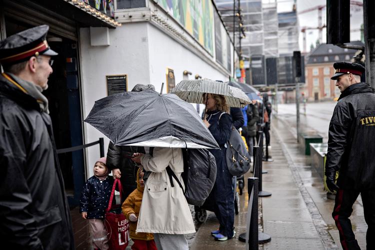 Mange patientforeninger frygter, at genåbningen vil sætte sårbare patienter i yderligere risiko. Nu opfordrer Sundhedsstyrelsen patienterne til at deltage i samfundet på lige fod med raske borgere. Foto: Marius Renner/POLFOTO