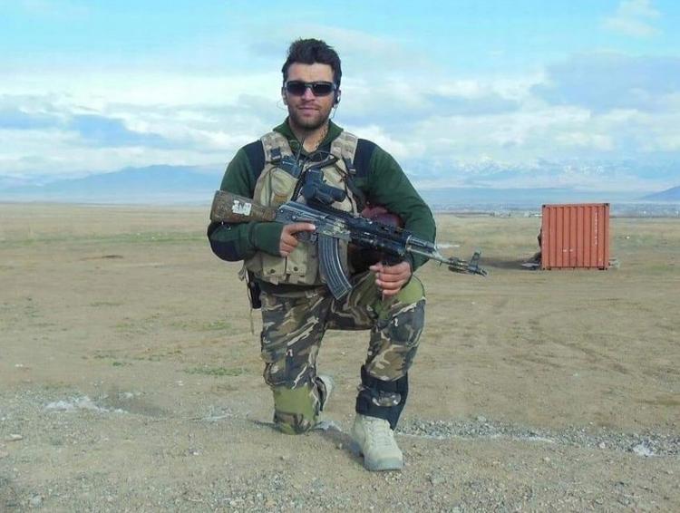 Aman var tolk for de danske styrker i Afghanistan. Han blev siden truet af Taleban, har været på flugt i fire år, men fik nej til at komme til Danmark. I dag sidder han i en flygtningelejr i Bosnien.  Foto: Privatfoto