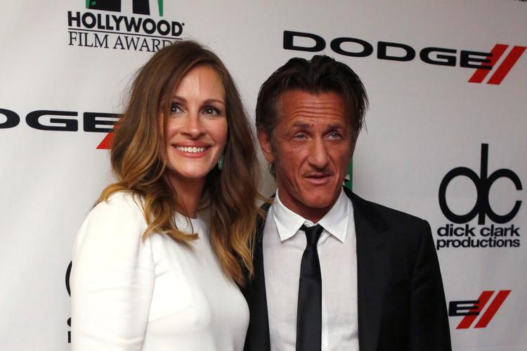 Julia Roberts er en af de mange Hollywood-stjerner, der har taget familien med til Australien. Her er hun i øjeblikket sammen med Sean Penn i gang med optagelserne til tv-serien 'Gaslit' om Watergate-skandalen. Foto: Mario Anzuoni/Ritzau Scanpix