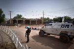 FN har været tilstede i Mali siden 2013. Her ses en FN-soldat ved Uafhængighedspladsen i Timbuktu. Foto: Michele Cattani/Ritzau Scanpix