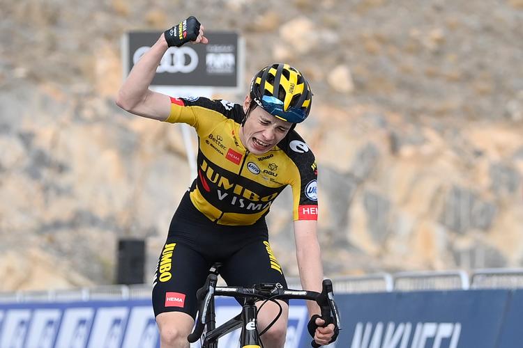 Jonas Vingegaard, der her ses vinde en etape i årets UAE Tour, fortsætter med at imponere.. Foto: Fabio Ferrari/Ritzau Scanpix