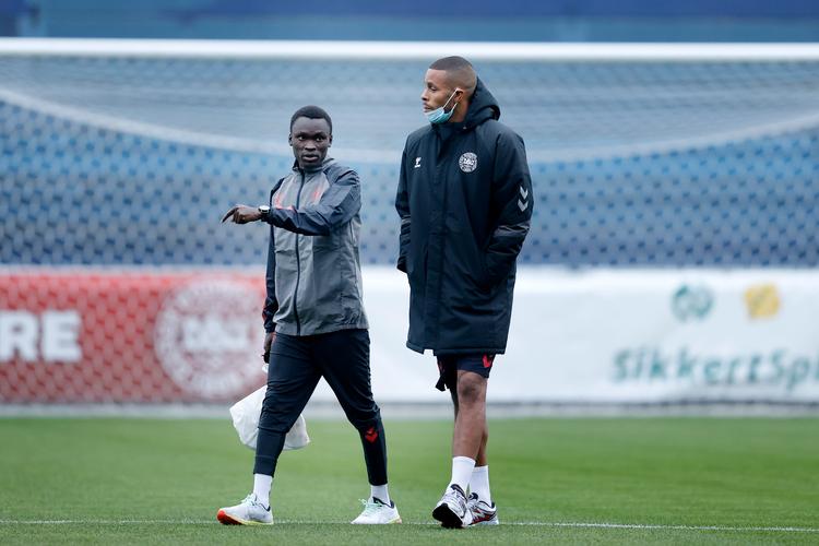 Pione Sisto og Mathias "Zanka" Jørgensen er gået fra at være landsholdsspillere i 2020 til bænkspillere i Superligaen i 2021. Foto: Jens Dresling