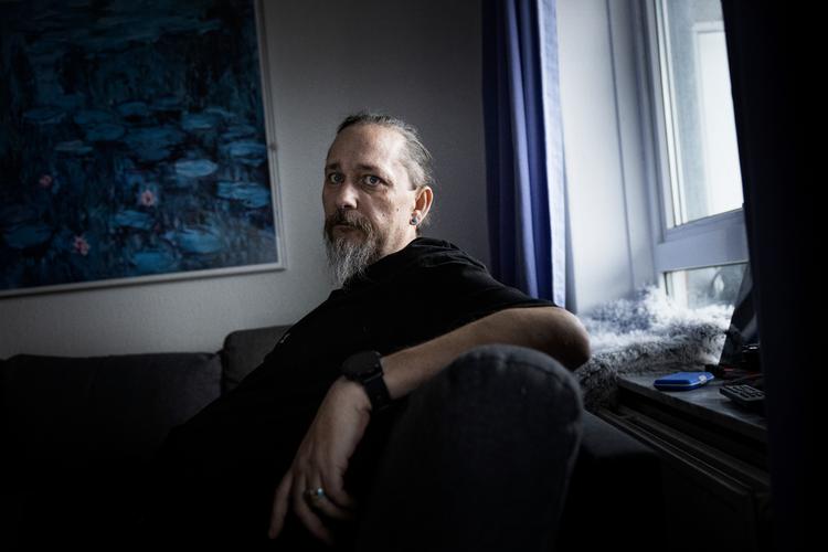 Hjertesyge Tim Andreassen har netop fået tilkendt en førtidspension. Han mener, at han er blevet mere syg af at kæmpe så hårdt for at få pensionen.   Foto: Mads Nissen/POLFOTO