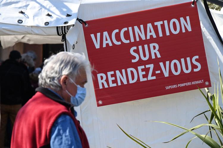    Frankrig og EU er på vaccinationsområdet som en dieselmotor, sagde præsident Emmanuel Macron forleden. Den starter langsomt op - men derefter kører den stabilt og effektivt.  Arkivfoto Pascal Guyot