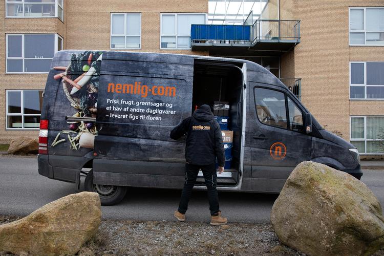 Når Nemlig.com kritiseres for at byde sine medarbejdere dårlige arbejdsforhold, vil ansvarlige forbrugere begynde at spørge sig selv, om brandet skal komme på besøg foran deres hus, påpeger Tobias Smidth-Fibiger, der er brandekspert hos marketingsvirksomheden McCann. Foto: Finn Frandsen/POLFOTO