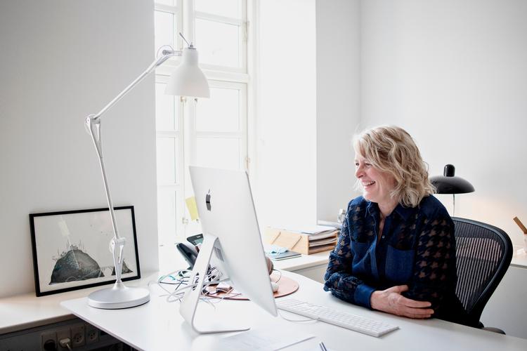 Psykiateren Kirsten Ilkjær havde aldrig haft en digital konsultation før voronanedlukningen, men i dag holder hun 90 procent af alle konsultationer virtuelt, og vil blive ved med det efter krisen.  Foto: Valdemar Ren