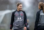 23-årige Signe Bruun, som til daglig spiller for PSG, er en af de yngre spillere, der banker på til en fast plads i startopstillingen for kvindelandsholdet.  Foto: Anders Kjærbye / dbufoto.dk