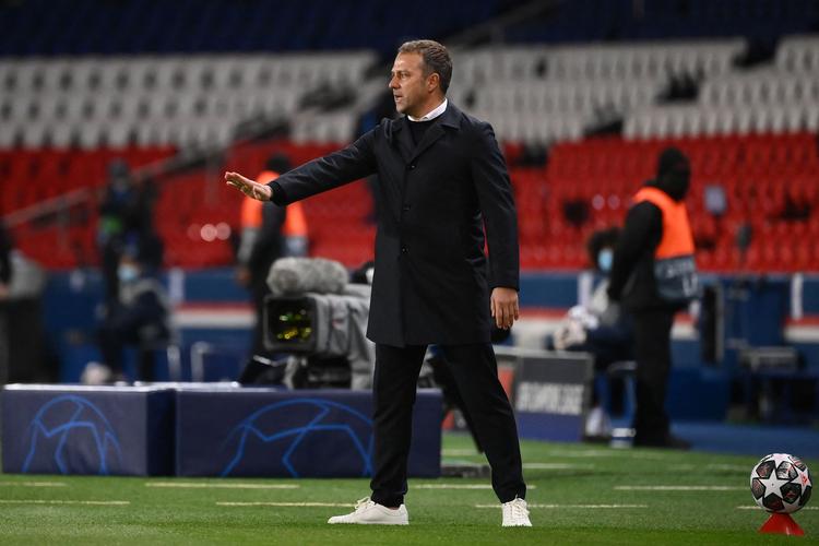 Ude af Champions League, ude af den tyske pokalturnering - og cheftræner Hansi Flick kan meget snart være ude af Bayern München. Foto: Franck Fife/Ritzau Scanpix