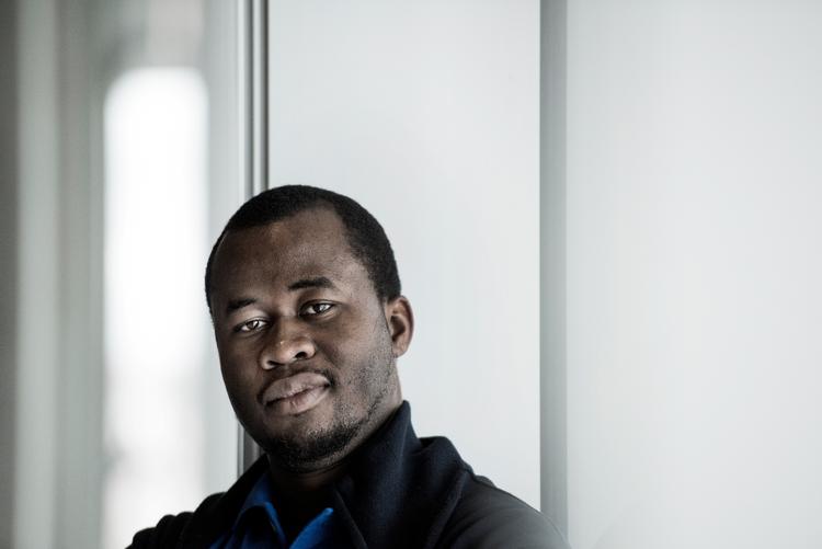 Den nigerianske forfatter Chigozie Obiamas, hvis debutroman 'Vi var fiskere' er udkommet på dansk, optræder på litteraturfestivalen LiteratureXchange til sommer.   Foto: Joachim Ladefoged/POLFOTO