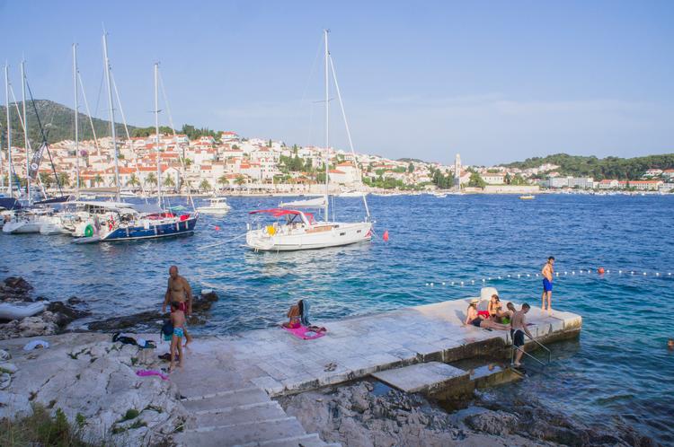 Fra 26. juni vil alle danskere i princippet kunne rejse til både gule og orange lande i Europa, som her Kroatien, uden at skulle gå i isoltation ved hjemkomsten (arkivfoto). Foto: Libor Sojka/Ritzau Scanpix