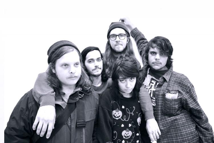 Spirit of The Beehive får stor ros for deres fjerde album 'Entertainment, Death', og selvom de har eksisteret siden 2014, føles det seneste album, som at høre et larmende og følsomt gennembrud. Foto: Tim Owen