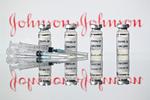 (FILES) This file illustration photograph taken on November 17, 2020, shows vials with Covid-19 Vaccine stickers attached and syringes with the logo of US pharmaceutical company Johnson &amp; Johnson. - Top US health authorities recommended a "pause" in the use of the Johnson &amp; Johnson Covid-19 vaccine "out of an abundance of caution" as they investigate any links between it and blood clots, a regulator said April 13, 2021. (Photo by JUSTIN TALLIS / AFP) Foto: Justin Tallis/Ritzau Scanpix