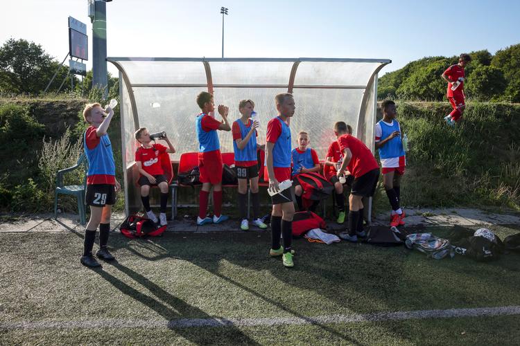Dansk fodbold har svært ved at holde på børnene, der i dramatisk grad har forladt spillet de seneste år. Det vil en ny strategi gøre op med. Foto: Jesper Houborg/POLFOTO