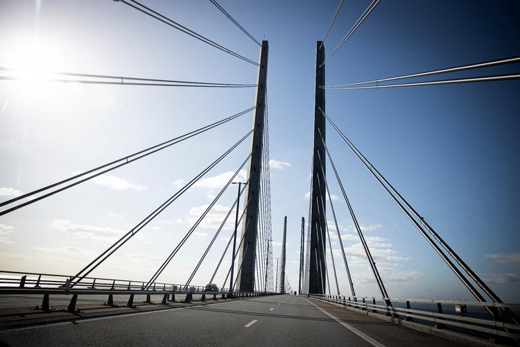 Sverige og Danmark går hver sin vej. I Danmark kræver oppositionen ret til at vælge AstraZeneca - i Sverige kræver borgere ret til at blive fri...   Foto: Jens Hartmann Schmidt/POLFOTO