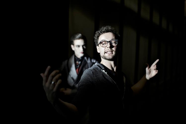 Liam Scarlett ses her under prøverne til 'Spar Dame' på Det Kgl. Teater.  Foto: Miriam Dalsgaard/POLFOTO