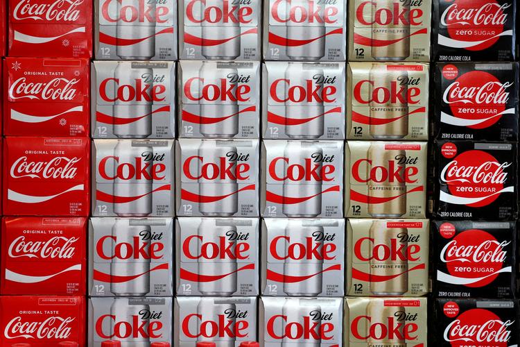 I første kvartal af 2021 har Coca-Cola løftet salget med fem procent. Kina og Indien bidrager til væksten. Foto: Lucy Nicholson/Ritzau Scanpix