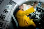 Cecilia Bræstrup bruger GreenMobilitys bybiler hjemmevant, og kører ofte på tur ud af byen og vennebesøg. Foto: Mads Nissen/POLFOTO