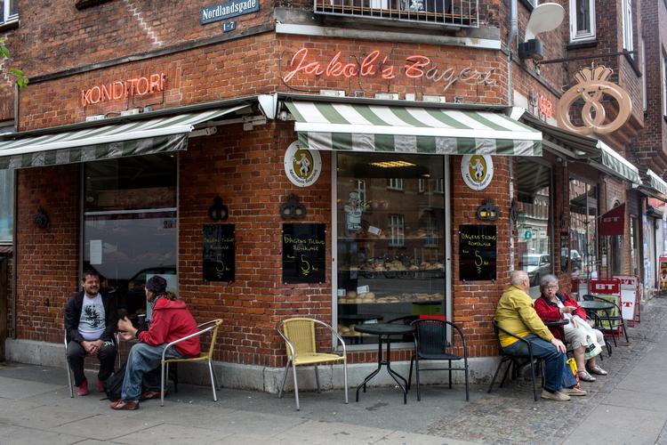 Det næste halve år er afgørende for, hvad der sker med dine lokale butikker. Foto: Ivan Boll/POLFOTO