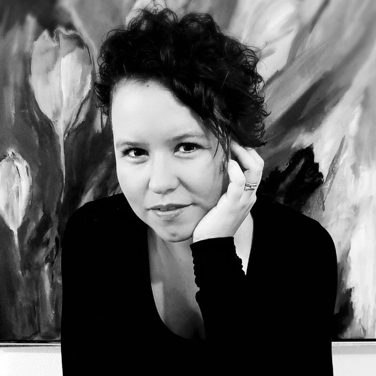 Anne Mia Steno trækker med fryd på sin antropologiske baggrund. For fire år siden kom ’Imellem grænser’, der er en lille underfundig perle om kulturmødet imellem en pige fra Indien og den danske virkelighed. Foto: Pr