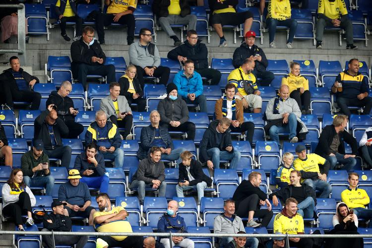Selv om tilskuerne skal holde afstand og sidde ned, når de vender tilbage på superligastadionerne i dag, gør de stadig en enorm forskel for atmosfæren og oplevelsen. Foto: Jens Dresling/POLFOTO