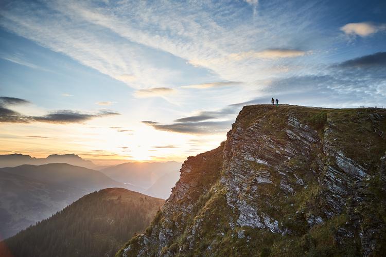 Hvis du har taget vandrestøvlerne med på ferie, så venter der store oplevelser i den østrigske natur. Foto: Daniel Roos/saalbach.com