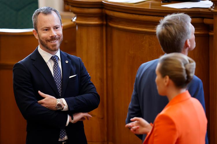 Venstres Jakob Ellemann-Jensen og statsminister Mette Frederiksen (S) under Folketingets afslutningsdebat sidste år.  Foto: Jens Dresling/POLFOTO