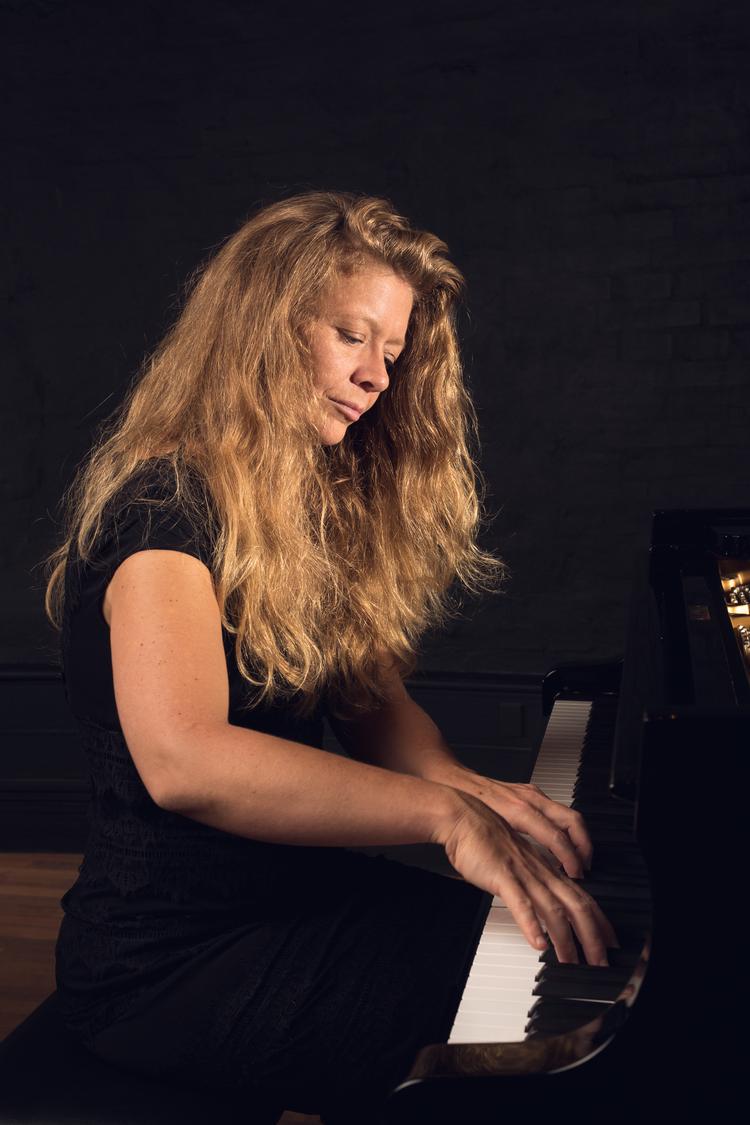 Det har altid været en drøm at bestille nyskrevet musik hos danske komponister, fortæller Christina Bjørkøe i forordet til de 12 etuder. Foto: Thorbjørn Fessel