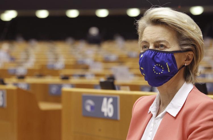 På EU-parlamentsmøde taler Ursula von der Leyen for første gang åbent om, hvad hun tænkte under "stolelegen" i Tyrkiet. Foto: Olivier Matthys/Ritzau Scanpix