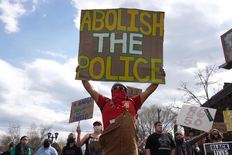Modstanden mod politiet giver problemer i USA.  Arkivfoto fra demonstration efter et politidrab. Foto: Scott Olson/Ritzau Scanpix