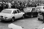    16. marts 1978 angreb terrorister tidligere regeringschef Aldo Moros bilkortege. De bortførte og myrdede senere Aldo Moro. Under angrebet mistede fire livvagter og en betjent, hvis lig ses i forgrunden, livet. Livvagterne kørte i den hvide bil bag Aldo Moros sorte.  Begivenheden har lige siden kastet skygger over det politiske liv i Italien. 


 ( Foto: -/Ritzau Scanpix