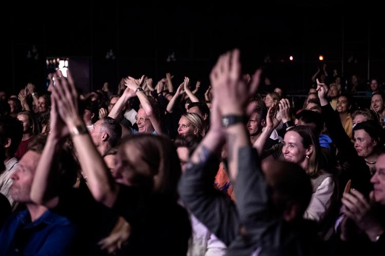 Der er lagt op til, at spillesteder kan åbne for koncerter 6. maj. Hvor mange, der må stimles sammen i en sal forhandler politikerne blandt andet om i disse dage. .  Foto: Annika Byrde/POLFOTO