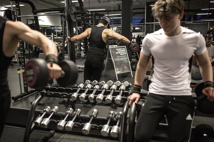 Indendørs idræt genåbnes ifølge aftalen for personer over 18 år med krav om coronapas samt et forsamlingsloft på 25 personer. Foto: Ivan Boll/POLFOTO