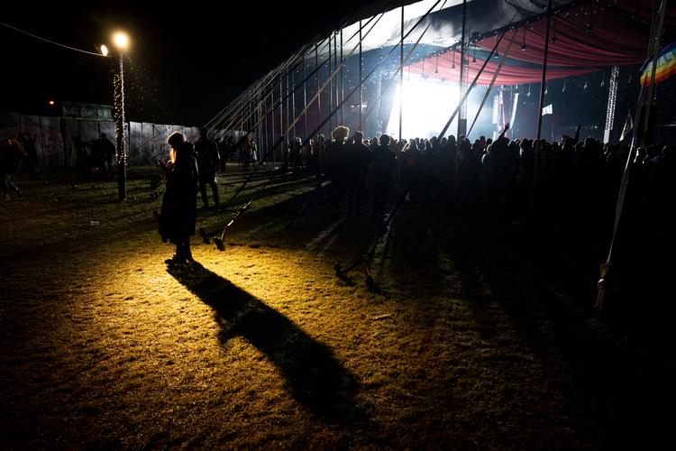 Lyset er slukket for en stor festivalsommer efter  regeringens aftale om en ny genåbning.  