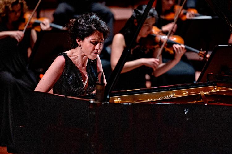 Den italienske pianist Beatrice Rana var solist i Brahms' klaverkoncert i d-mol. Foto: Jacob Ehrbahn/POLFOTO