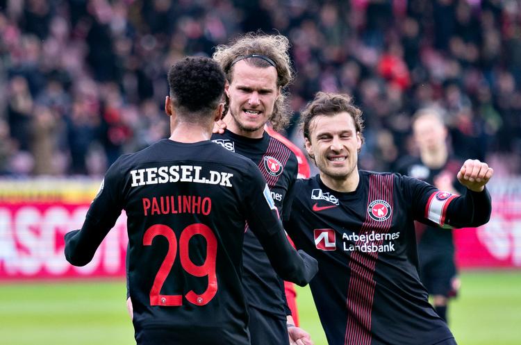 Brøndby har desperat brug for sæsonens første sejr mod FC Midtjylland søndag. Vinder midtjyderne, bliver guldkampen reelt afgjort søndag aften.  Foto: Henning Bagger/Ritzau Scanpix
