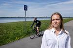 På Amarminoen færdes fodgængere og cyklister tæt på de mest travle dage, når coronaindespærrede borgere myldrer ud i naturen. For Bella Marcussen blev det for tæt, da hun blev påkørt bagfra og endte i asfalten. Foto: Jens Dresling/POLFOTO