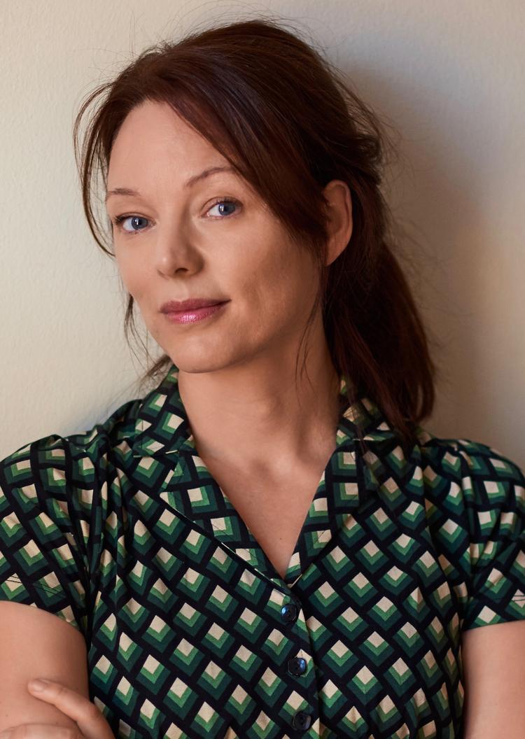 Lina Wolff holder læseren i ånde med sit forrygende trekantsdrama. Som gaber over alt fra identitetspolitik til debatten om aktiv dødshjælp. Foto: Gustav Bergman