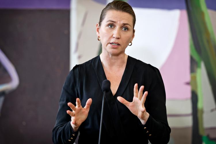 Mette Frederiksen afviser, at der skulle være noget nyt i, at udlændingepolitik diskuteres internt i partiet
 Foto: Jens Dresling