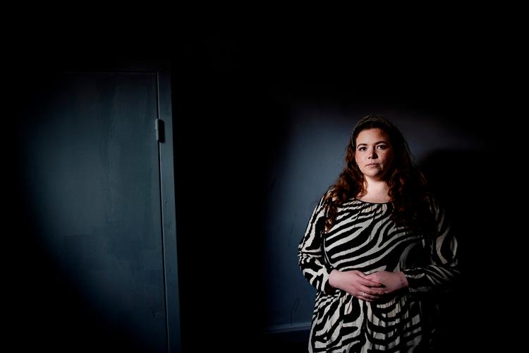 Sophie Højvang Woode har efter mange års kamp med systemet selv udannet sig til socialrådgiver og arbejder i Kriminalforsorgen.  Foto: Jacob Ehrbahn/POLFOTO