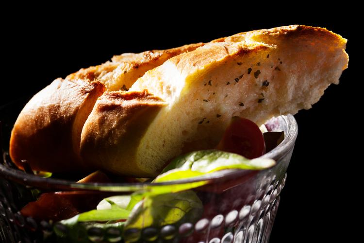 Seks hvidløgsflute er blevet testet. Dommerne anbefaler, at du laver det selv. Foto: Rune Pedersen/POLFOTO