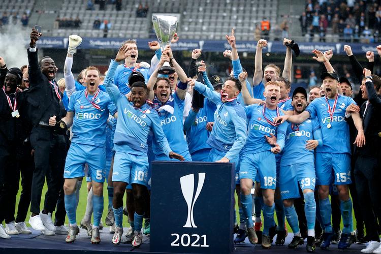     Landspokalfinale på Ceres Park: Randers FC - SønderjyskE. Glade Randers FC-spillere med pokalen.   Foto: Jens Dresling/POLFOTO