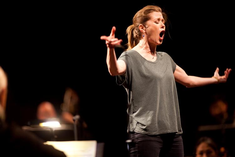 Med et års forsinkelse fik Barbara Hannigan endelig Léonie Sonnings Musikpris 2020 i DR Koncerthuset. Foto: Martin Rosenauer