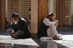 Afghanere var samlet til fredagsbøn i moské under højtid, da eksplosion fredag ramte. Arkivfoto. Foto: Wakil Kohsar/Ritzau Scanpix