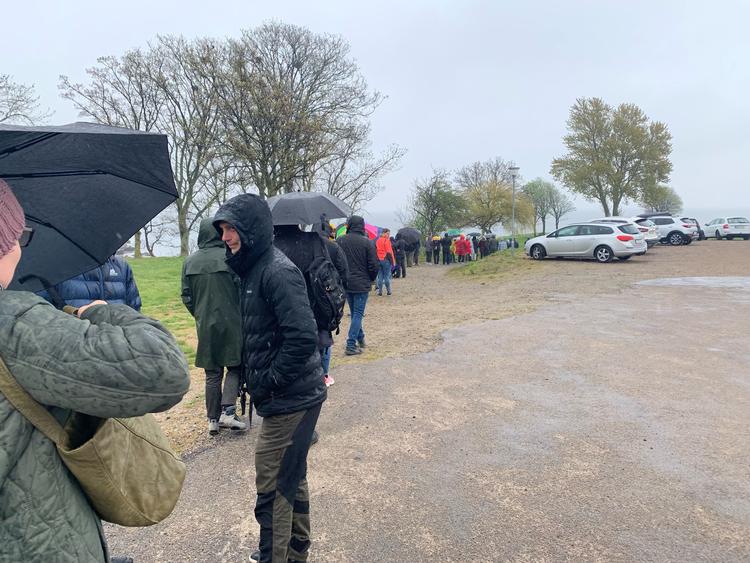Anne Mette Winther havde ikke tålmodighed og forlod køen i Allinge på Bornholm, da det efter sigende ville tage minimum halvanden time. Foto: Privatfoto